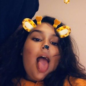 Meet your Posher, Alicia